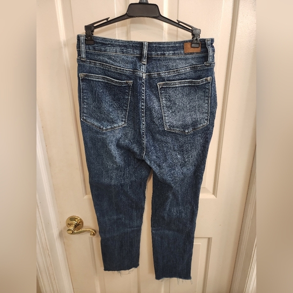 Judy Blue Medium Wash Skinny Fit Distressed Jeans Stretch Size 11/30 - Picture 6 of 7